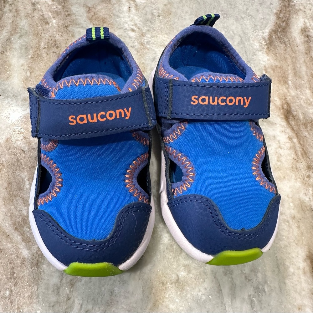Saucony Quick Splash Jr. Sneaker Size 4 NWOT